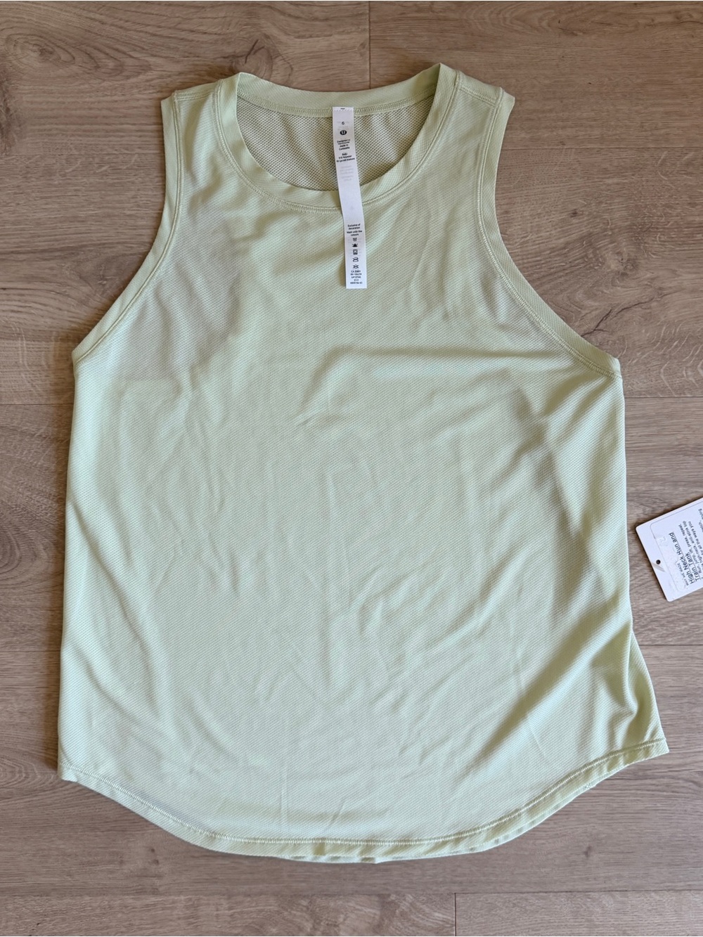 Lululemon High Neck Run and Train Tank in light green Sz 6